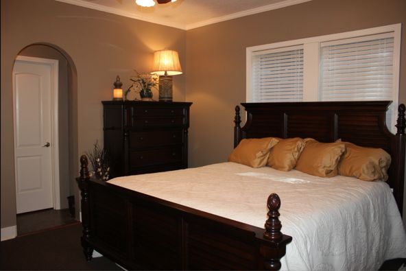 1292 N Highland Ave, Jackson, TN 38301